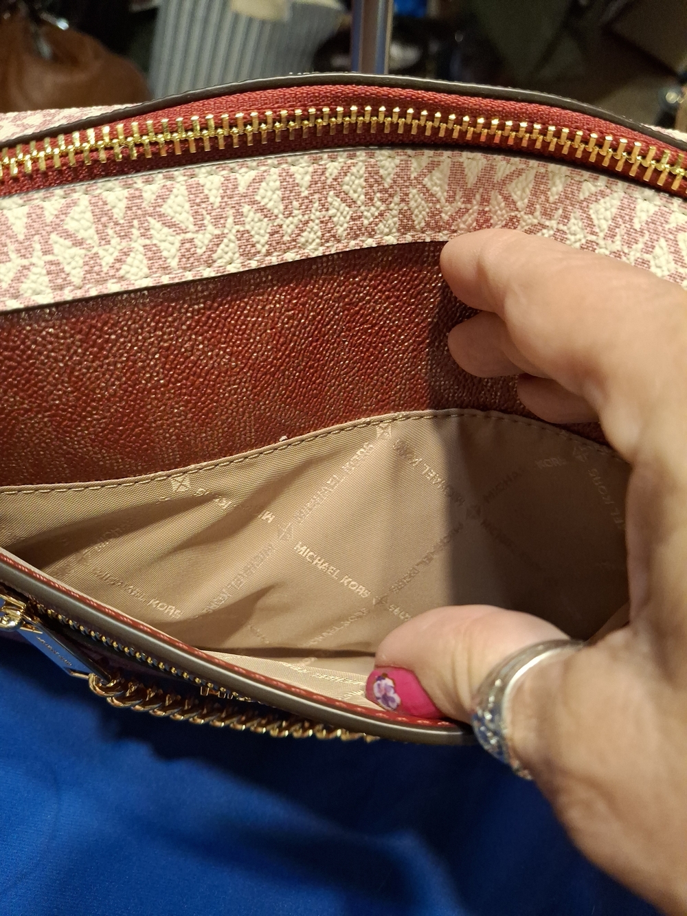 Michael Kors Cherry Logo Leather Crossbody Bag with Gold Chain NWT - Picture 4 of 9